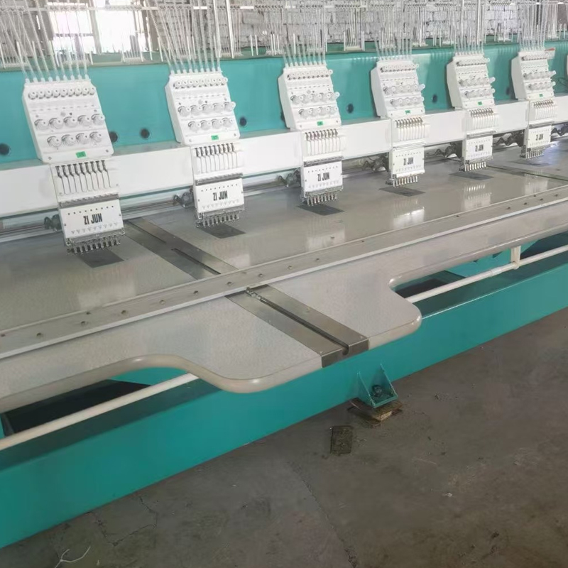 9 نوار 22 سر 400 فاصله سر سرعت بالا Y750 استفاده شده Emboridery ماشین